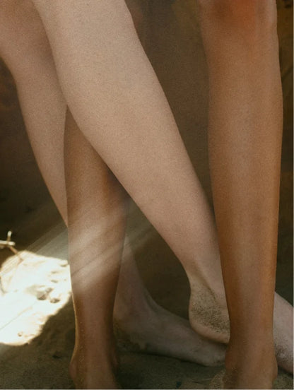 Siero per il corpo Silk Skin, Ambra legnosa e cuoio