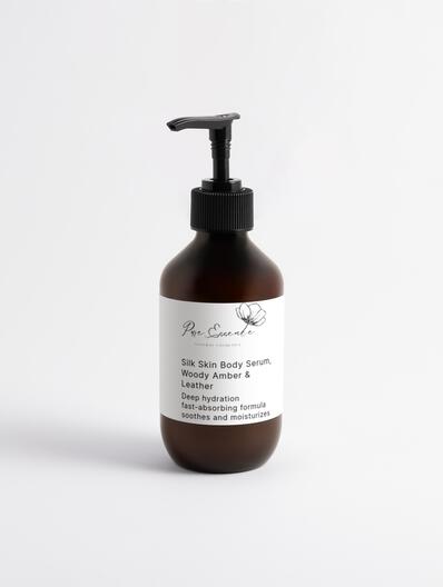 Siero per il corpo Silk Skin, Ambra legnosa e cuoio